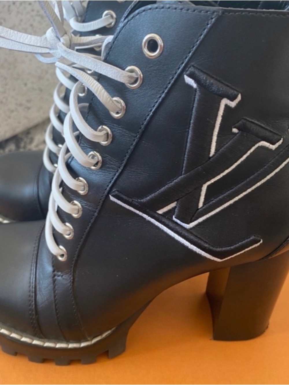 LOUIS VUITTON LEATHER STAR TRAIL ANKLE BOOTS (Will consider offers!) - Picture 3 of 13